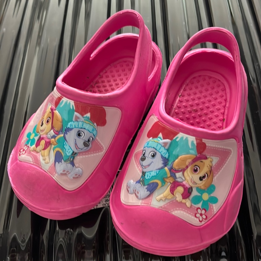 Toddler 5/6 paw patrol pink crocs